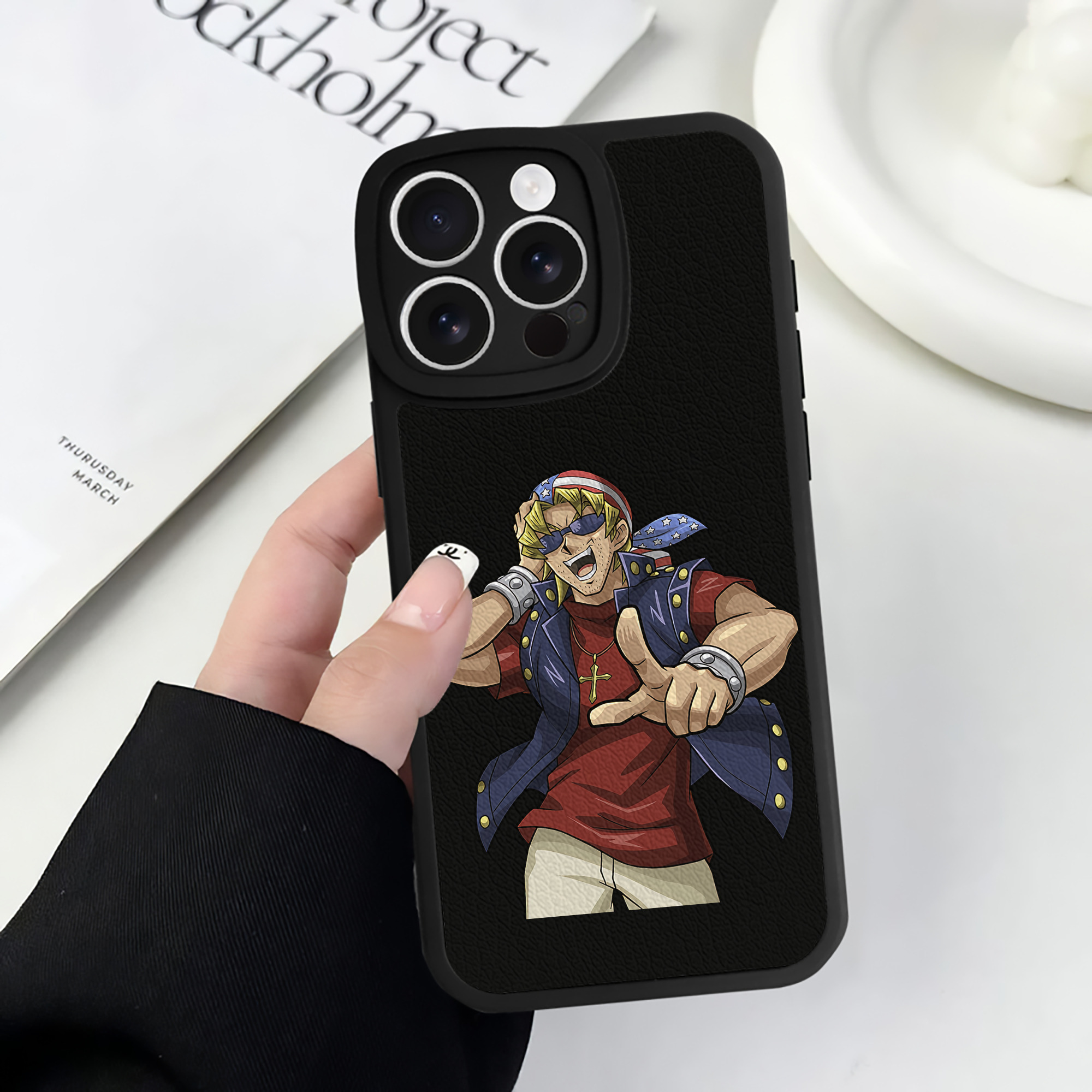 （画像用） 遊☆戯☆王 Yu-Gi-Oh! 【iPhone 16シリーズ対応】シリコンスマホケース（レザー調） 材質：シリコン